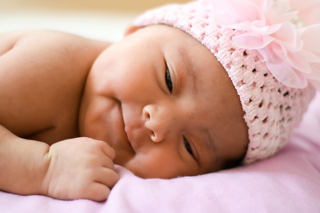 赤ちゃんの乾燥性湿疹はいつまで 保湿剤は使うべき 子育ていろは 子育てを応援する情報サイト